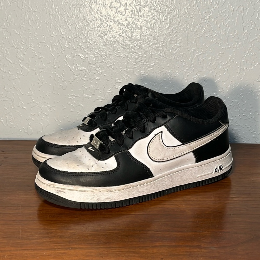NIKE Air Force 1 LV8 2 Big Kids 5.5Y/ Women’s 7